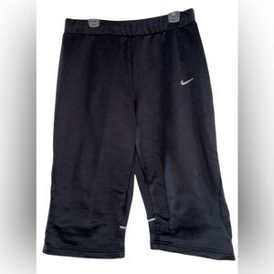 NIKE Dri-fit Women's Capri Yoga Shorts -Workout- Size M / Medium - Black